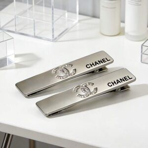 New With Box Chanel Beauty Hair Clip Gift Set 2 Pcs Rare Silver💓
